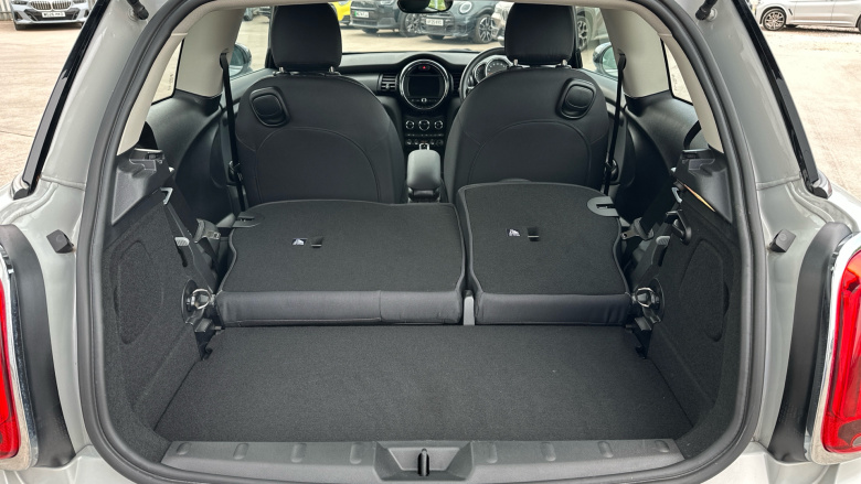 MINI Hatchback 1.5 Cooper Classic II 3dr Auto Petrol Hatchback